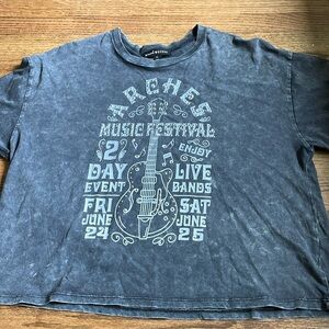 Social scene music festival acid wash tee NWT gems